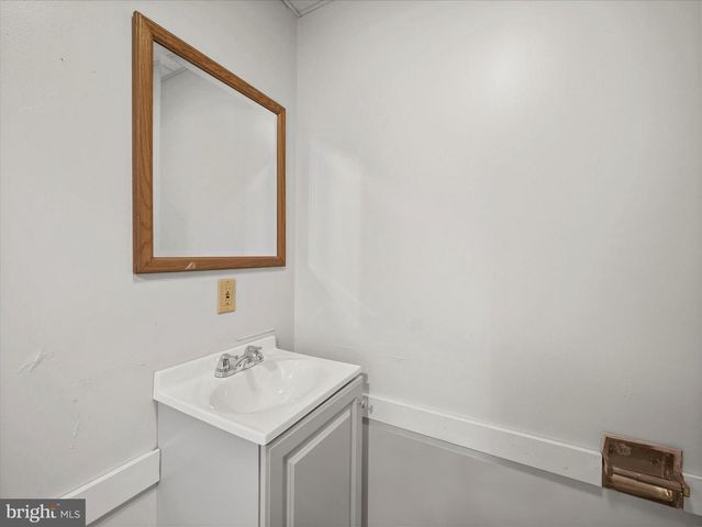 9931 MCCLANAHAN RD, Greencastle, PA 17225