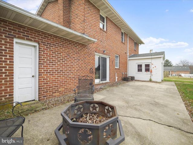 9931 MCCLANAHAN RD, Greencastle, PA 17225