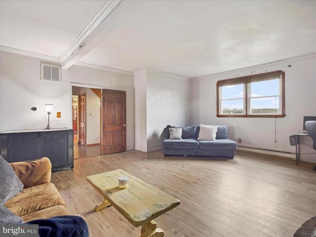 9931 MCCLANAHAN RD, Greencastle, PA 17225