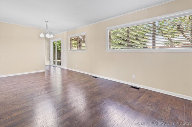 3913 S Granite Avenue, Tulsa, OK 74135