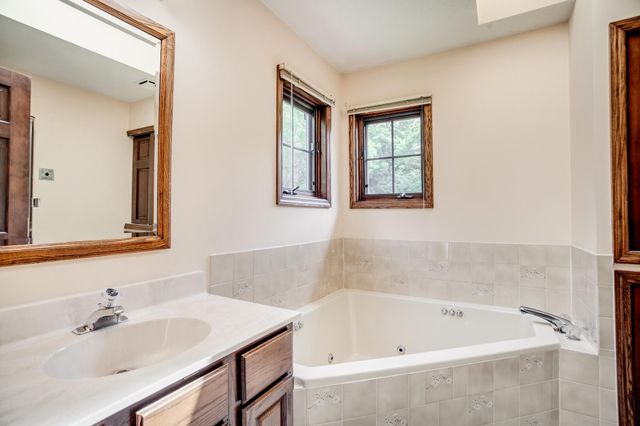 16760 N Manor Road, Eden Prairie, MN 55346