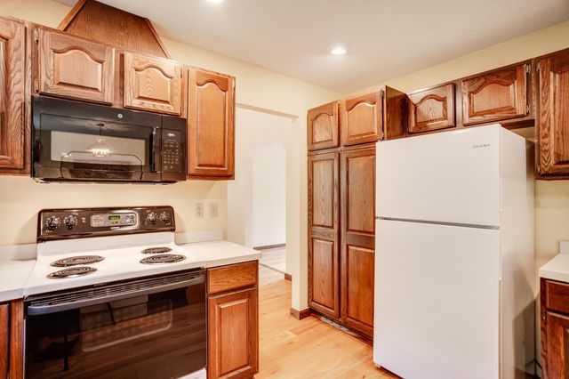 16760 N Manor Road, Eden Prairie, MN 55346