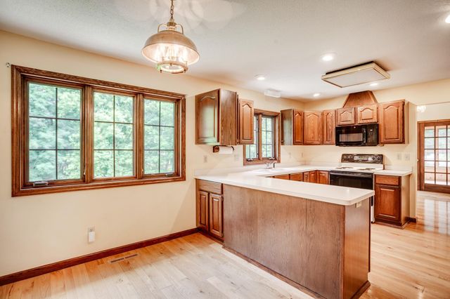 16760 N Manor Road, Eden Prairie, MN 55346