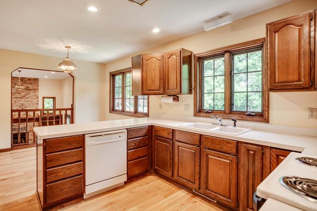 16760 N Manor Road, Eden Prairie, MN 55346