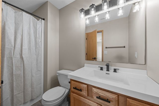 74 Andrea Ct., Iowa City, IA 52246