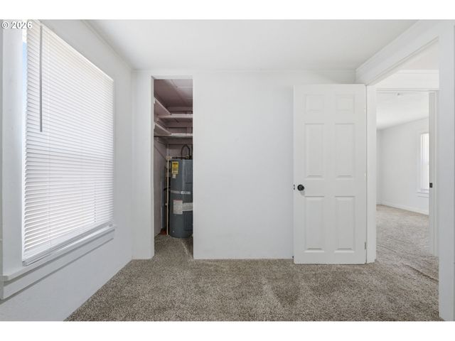 595 S 47TH St, Springfield, OR 97478