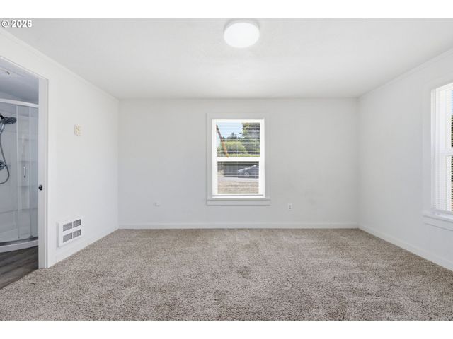 595 S 47TH St, Springfield, OR 97478