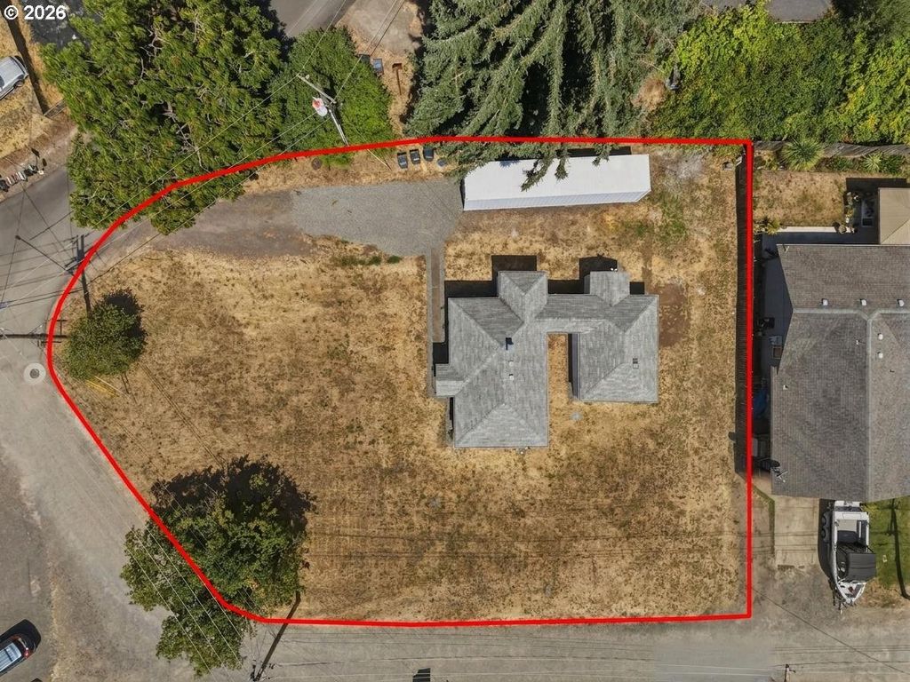 595 S 47TH St, Springfield, OR 97478