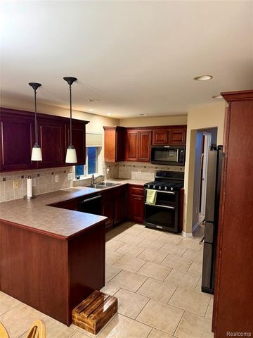 1176 Rutherford Street, Lapeer, MI 48446