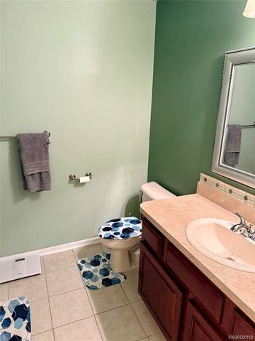 1176 Rutherford Street, Lapeer, MI 48446