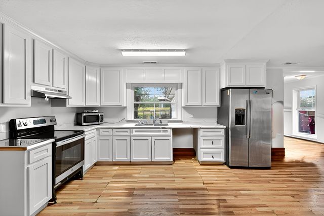 1083 Mattox Town Rd, Lawrenceburg, TN 38464