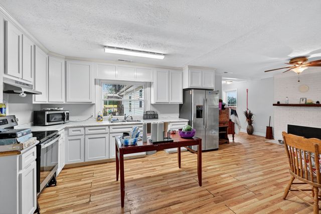 1083 Mattox Town Rd, Lawrenceburg, TN 38464