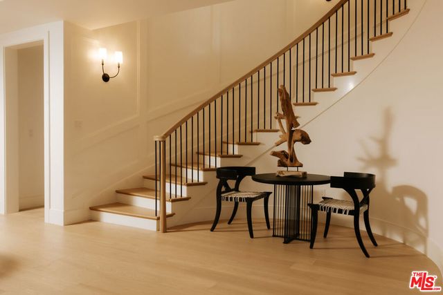 427 N Bundy Drive, Los Angeles, CA 90049