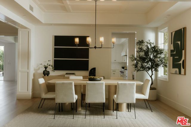 427 N Bundy Drive, Los Angeles, CA 90049