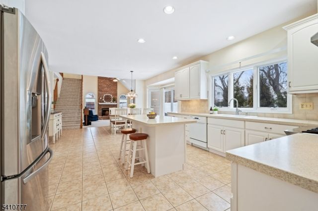 36 Matrick Ct, Hillsborough Twp., NJ 08844