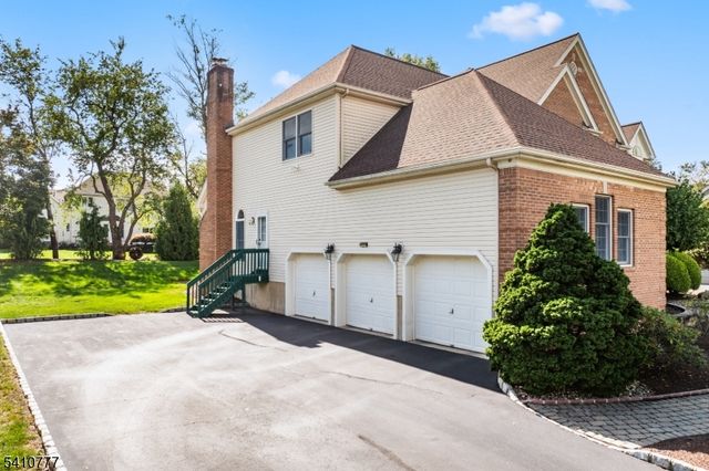 36 Matrick Ct, Hillsborough Twp., NJ 08844