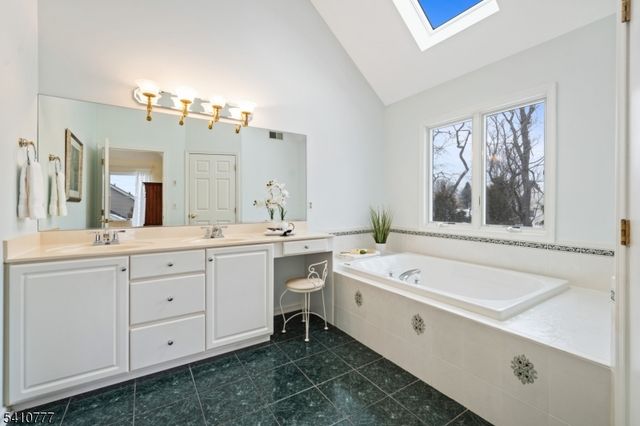 36 Matrick Ct, Hillsborough Twp., NJ 08844