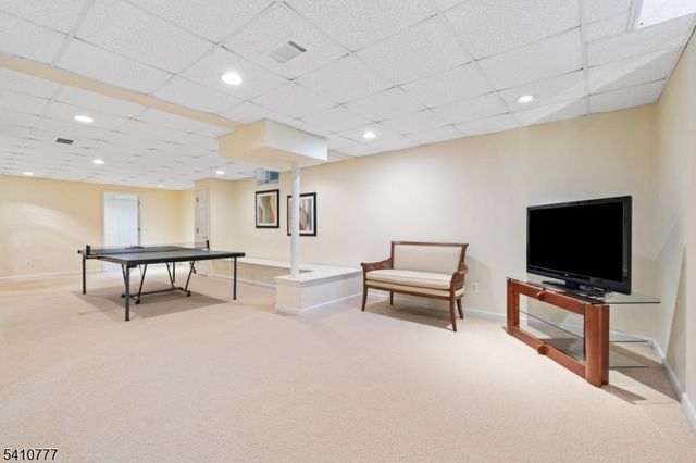 36 Matrick Ct, Hillsborough Twp., NJ 08844