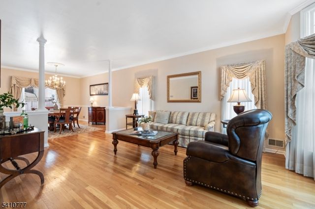 36 Matrick Ct, Hillsborough Twp., NJ 08844