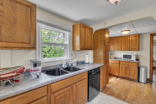 408 32nd Avenue, Moline, IL 61265