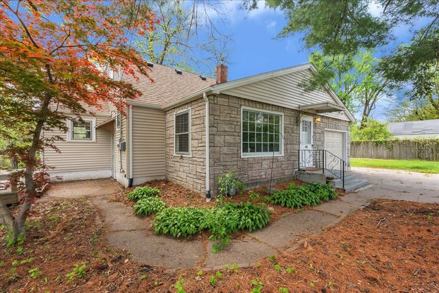 408 32nd Avenue, Moline, IL 61265