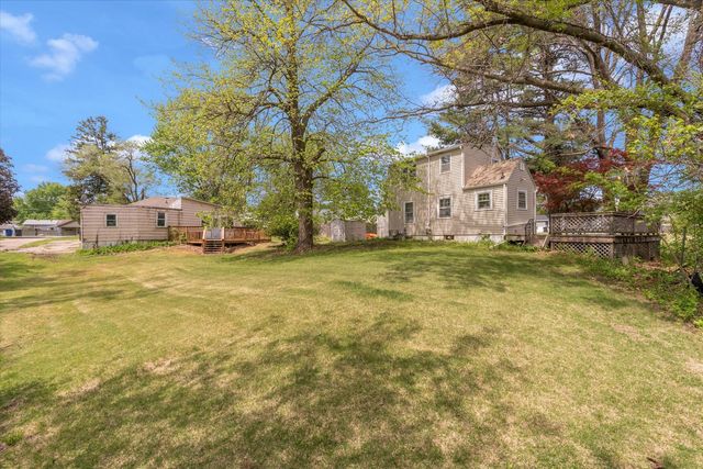 408 32nd Avenue, Moline, IL 61265