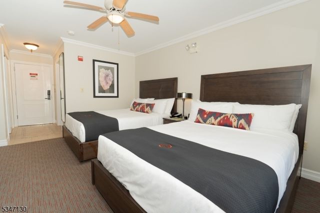 2 Chamonix Dr 103, Vernon Twp., NJ 07462
