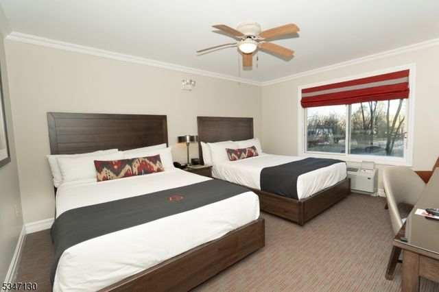 2 Chamonix Dr 103, Vernon Twp., NJ 07462