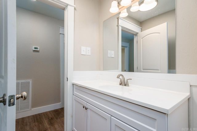 4 Simmons Lane, Conway, AR 72032