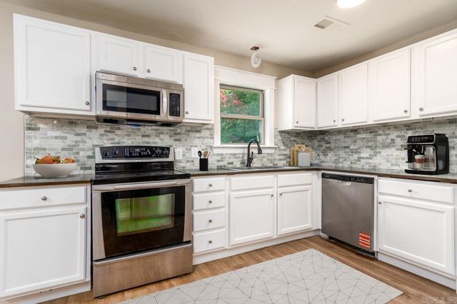 4 Simmons Lane, Conway, AR 72032