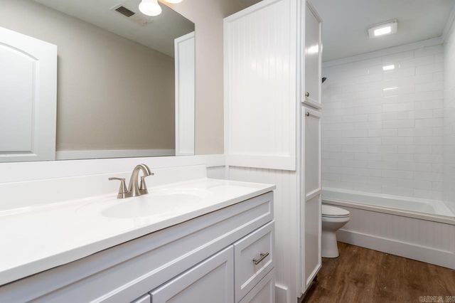 4 Simmons Lane, Conway, AR 72032