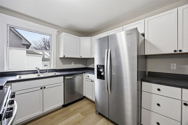 513 16th ST SE, Cedar Rapids, IA 52403