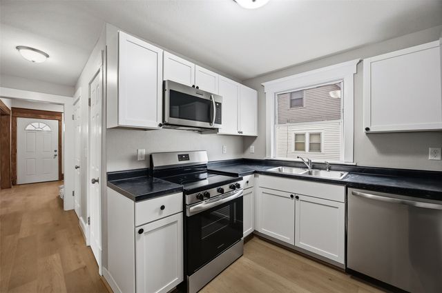 513 16th ST SE, Cedar Rapids, IA 52403