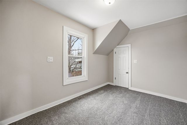 513 16th ST SE, Cedar Rapids, IA 52403