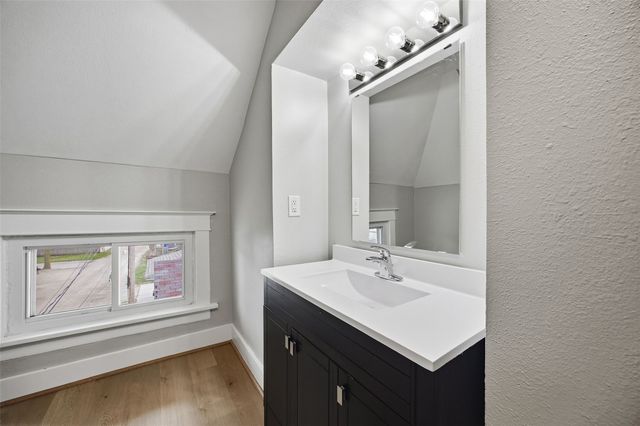 513 16th ST SE, Cedar Rapids, IA 52403