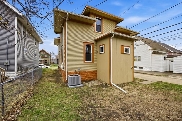 513 16th ST SE, Cedar Rapids, IA 52403