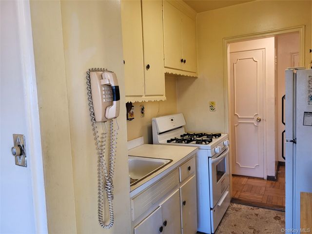 3131 Grand Concourse 8H, Bronx, NY 10468
