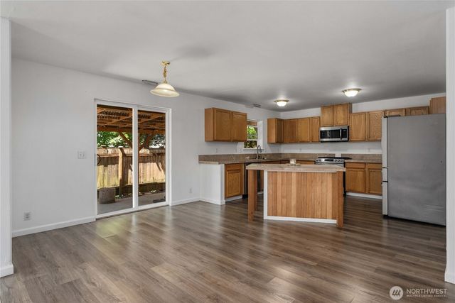 19514 104th Avenue E, Graham, WA 98338