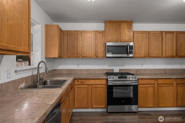 19514 104th Avenue E, Graham, WA 98338