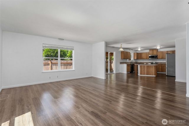 19514 104th Avenue E, Graham, WA 98338