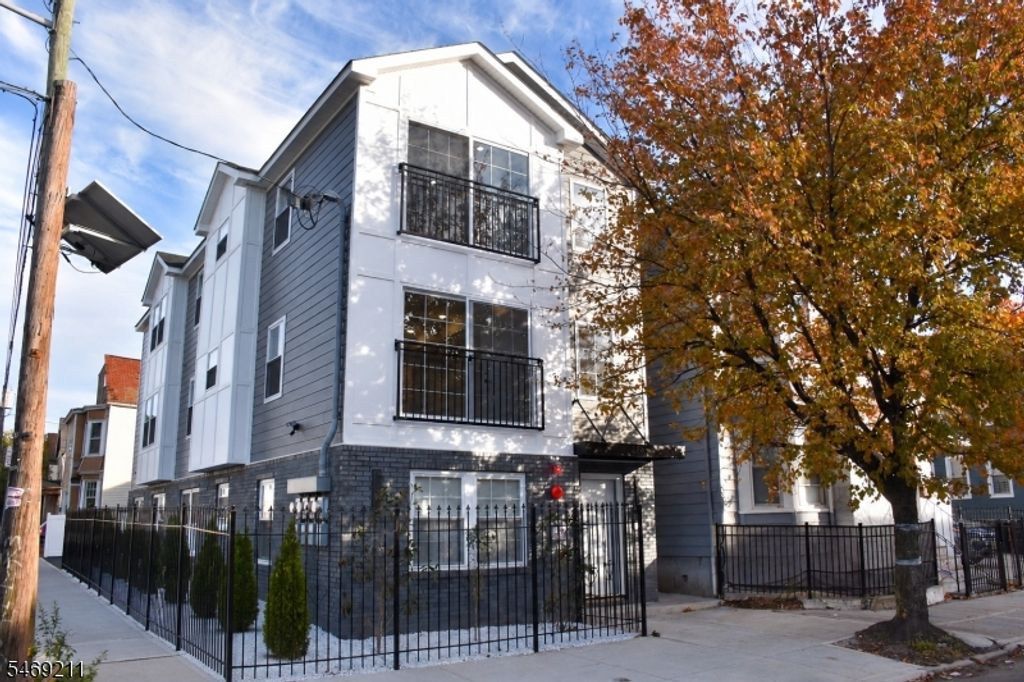636 S 10Th St, Newark City, NJ 07108 — photo 2