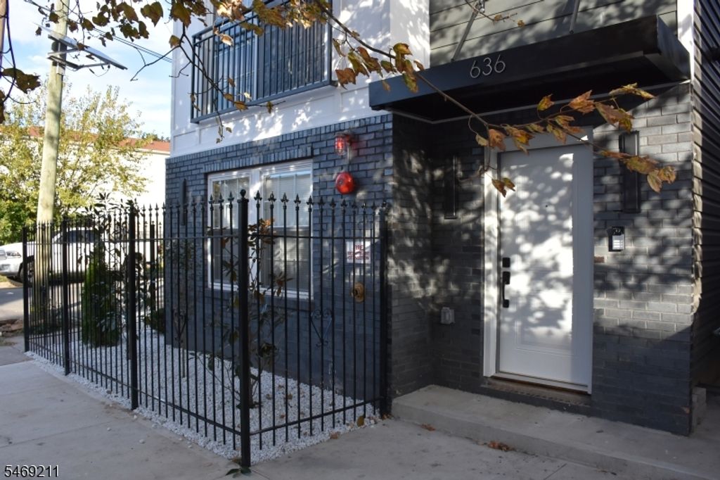 636 S 10Th St, Newark City, NJ 07108 — photo 3
