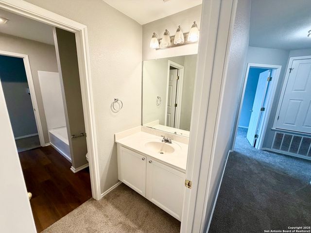 13107 Camino Carlos, San Antonio, TX 78233