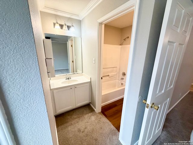 13107 Camino Carlos, San Antonio, TX 78233