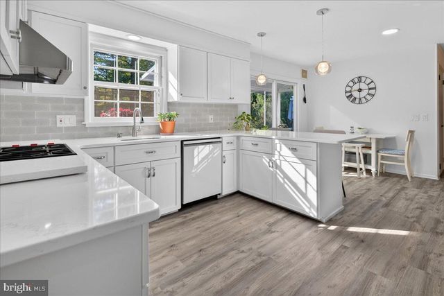 80 PRINCETON AVE, Rocky Hill, NJ 08553