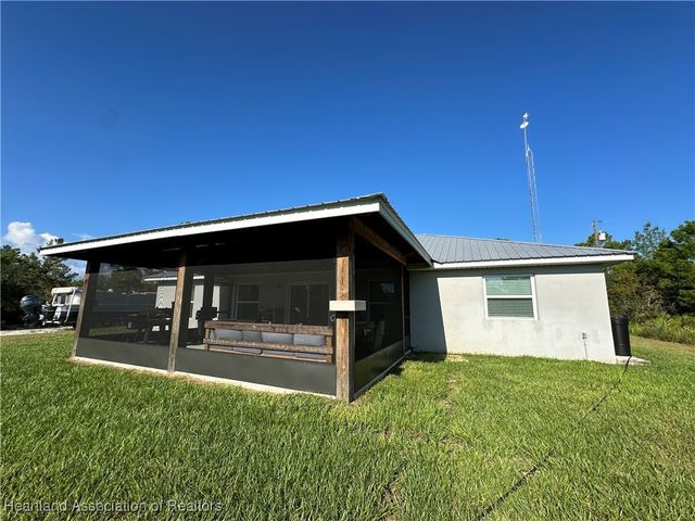 949 Laurelwood Street, Lake Placid, FL 33852
