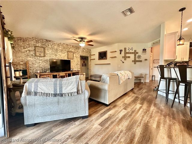 949 Laurelwood Street, Lake Placid, FL 33852