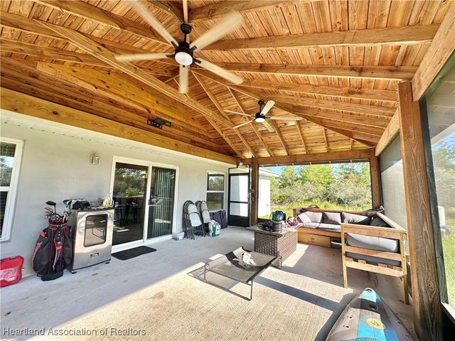 949 Laurelwood Street, Lake Placid, FL 33852