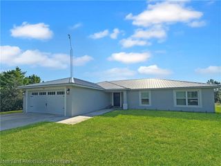 949 Laurelwood Street, Lake Placid, FL 33852