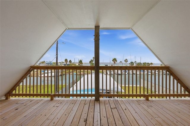 521 Woodhaven, Ingleside, TX 78362